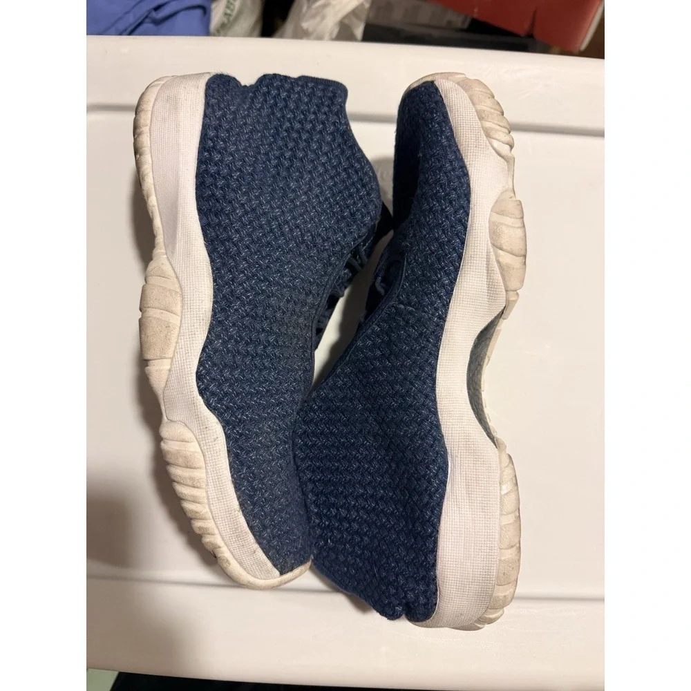 Size 9.5 Jordan Future Lows Midnight Blue